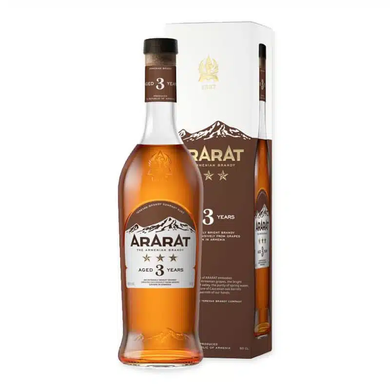 Ararat 3 Years is een Armeense brandy met zachte tonen van gedroogd fruit en hout. 3 jaar gerijpt